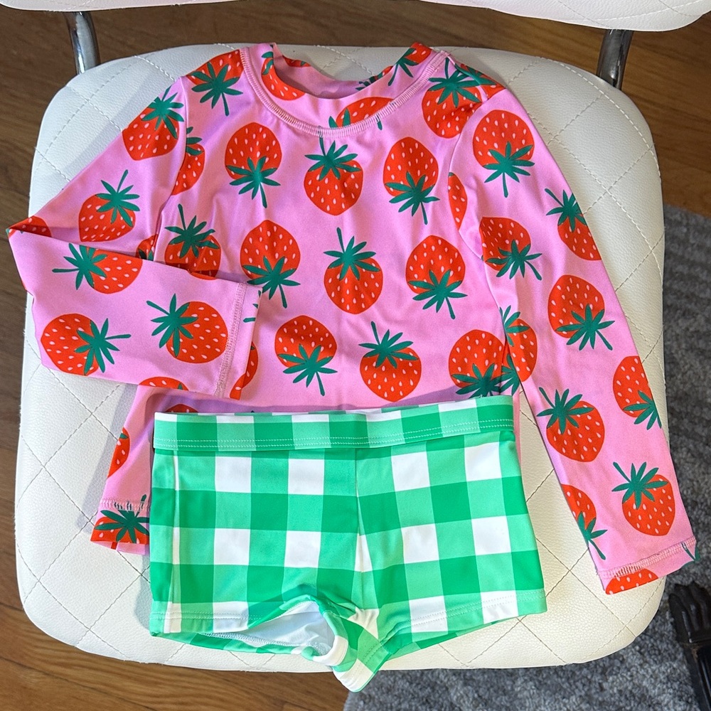Hanna Andersson Strawberries Rashguard Swim Set